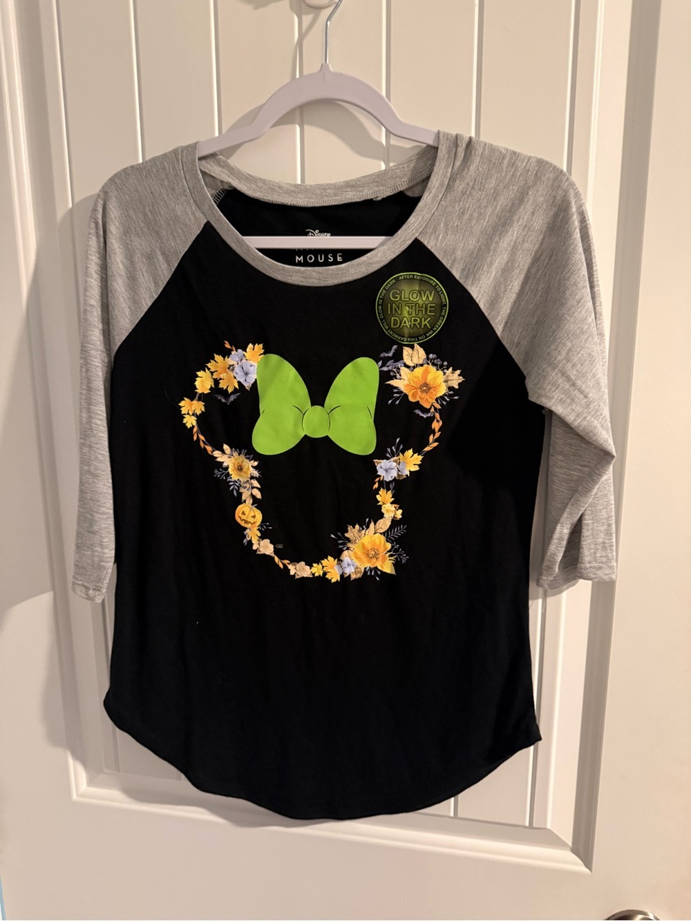 Disney Minnie Mouse Halloween Glow in the Dark Raglan Shirt Women’s Small